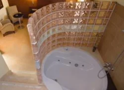 habitacion con jacuzzi