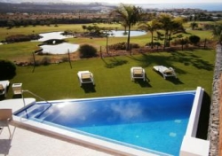 terraza con piscina privada