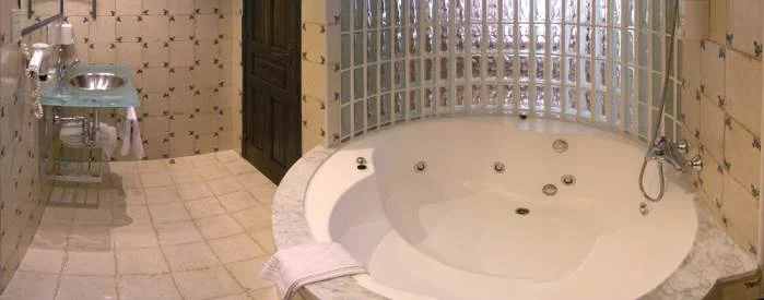 Jacuzzi Redondo de la Habitacion Especial