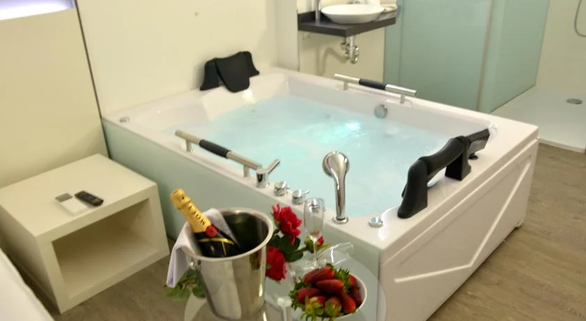 habitaciones de hotel con jacuzzi