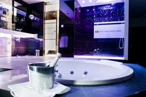 Jacuzzi del de la habitación del Hotel Kadrit