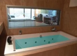 jacuzzi en la habitacion