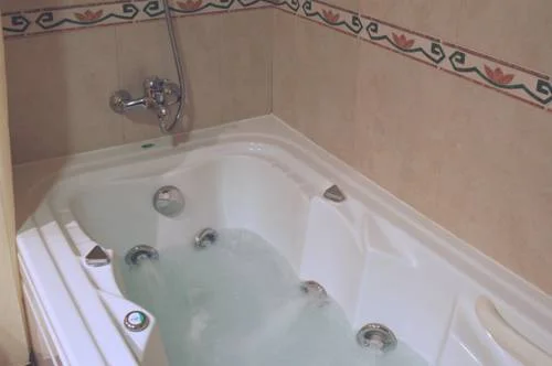 Bañera de Hidromasaje del Hotel Masa International Bañera de Hidromasaje del Hotel Masa International