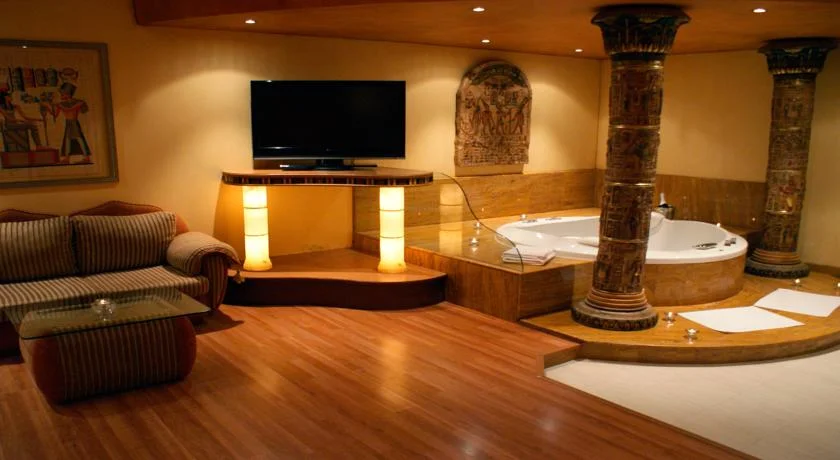 Love Hotels Sevilla Alcalat