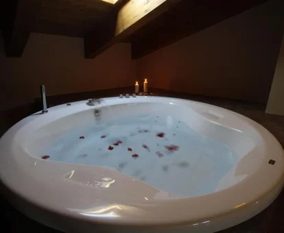 jacuzzi de la habitacionn Suite Junior
