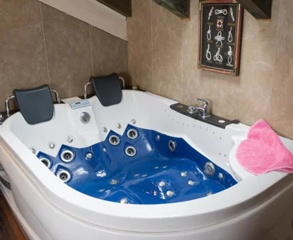 habitacion con jacuzzi