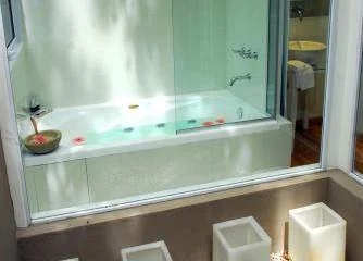 habitacion con hidromasaje del Vain Hotel Boutique