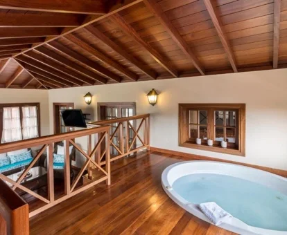 jacuzzi privado de la habitación Hotel Laguna Nivaria