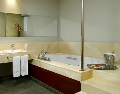 habitacion con hidromasaje Hotel Montcada Barcelona