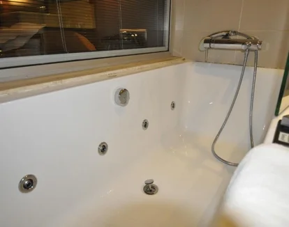 habitacion con jacuzzi Hotel Palau de Girona