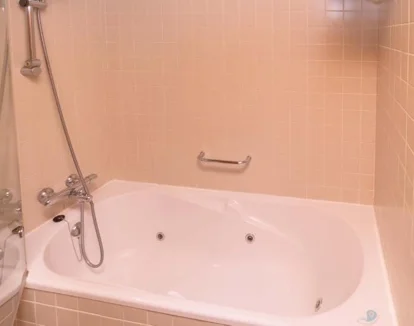 jacuzzi privado de la habitación suite del Hotel Fontanals Golf