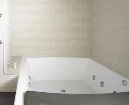 habitacion con jacuzzi