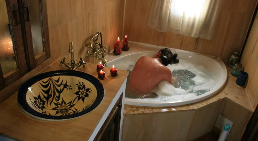 jacuzzi en la habitacion