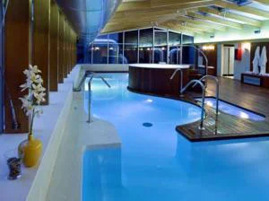 spa con jacuzzi del hotel Melia Avenida