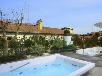 terraza privada con jacuzzi del Hotel Relais Orso