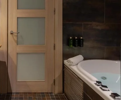 habitacion con hidromasaje Hotel Melia Sevilla