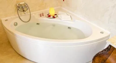 jacuzzi en la habitación del hotel