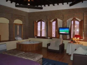 Suite con jacuzzi privado en Hotel Palacio de Oñate