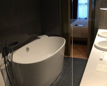 Suite Superior con bañera de hidromasaje en Monument Hotel en la ciudad de Barcelona