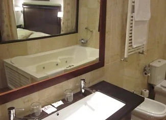 Suite junior en hotel Mulhacen con jacuzzi privado