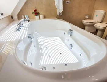 El Apartamento Dúplex y su jacuzzi privado.