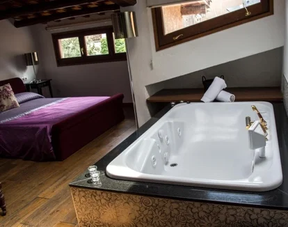 Jacuzzi en la habitación
