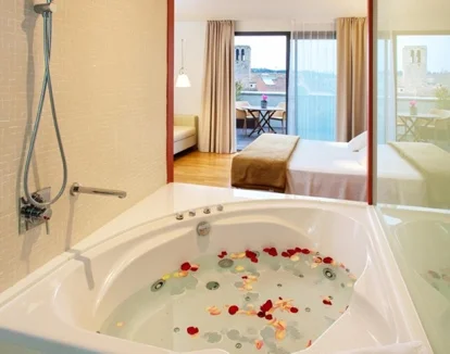 habitacion con jacuzzi Hotel Balneario Girona