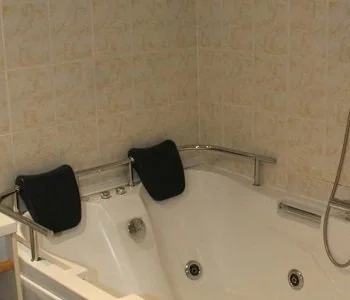 La Habitación Cuádruple con encanto y jacuzzi para enamorados.