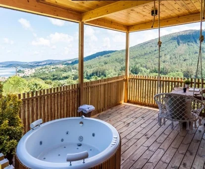 terraza con jacuzzi privado