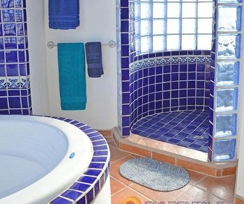 La Casa de 5 dormitorios y foto de la bañera de hidromasaje que puedes disfrutar.