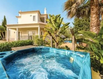 La Villa de 4 dormitorios muy romántica para disfrutar de una noche en pareja.