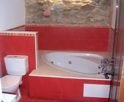 jacuzzi en la habitación del apartamento