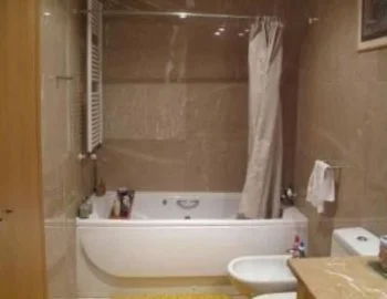 El jacuzzi que encuentras en el Apartamento de 3 dormitorios.