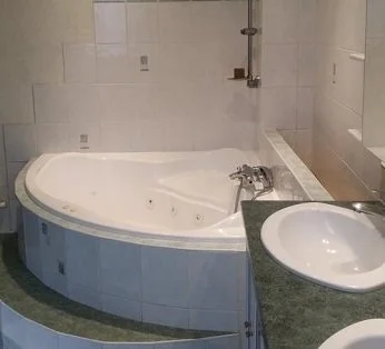 Bañera de hidromasaje en la .