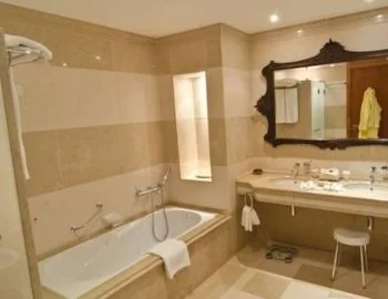 Foto de la Suite Patrimonio Deluxe con jacuzzi privado.