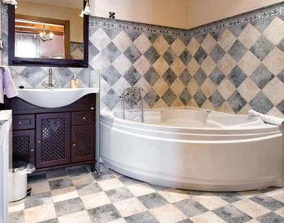 foto de la bañera de hidromasaje en el ático con cocina y jacuzzi de la casa rural Villa de Vera