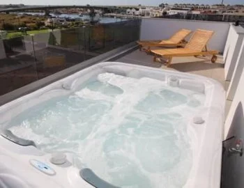 El Apartamento de 3 dormitorios muy romántica para disfrutar de una noche en pareja.