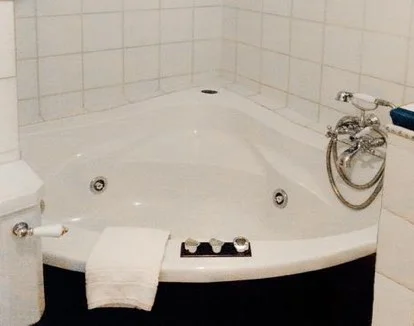 bañera de hidromasaje de la suite Hotel Son Borguny en Mallorca bañera de hidromasaje