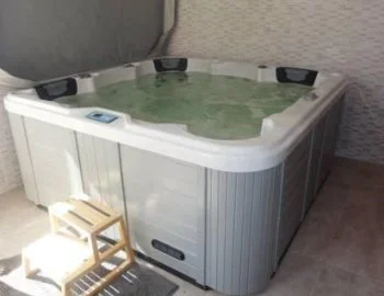 Este es la Casa de vacaciones de 2 dormitorios para disfrutar con tu pareja de un jacuzzi privado.