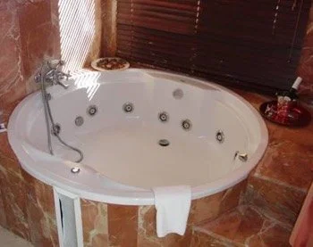 Hotel Bellas Artes con Jacuzzi en la Habitacion