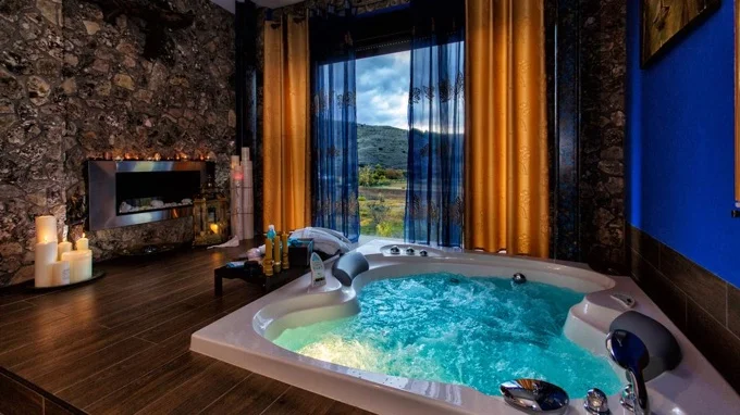 hotel rural con jacuzzi en la habitacion