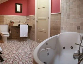 Foto de la Casa de 5 dormitorios para una velada romántica con jacuzzi incluido.