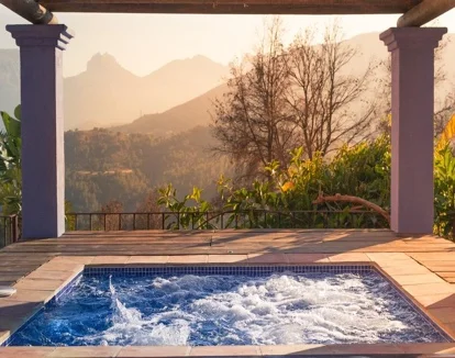 jacuzzi privado exterior finca El Tossal Jacuzzi exterior de la Finca El Tossal