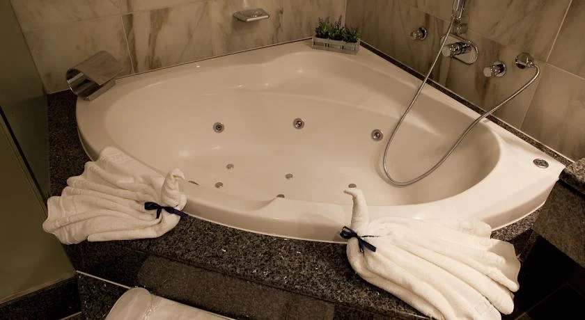 jacuzzi en la habitacion