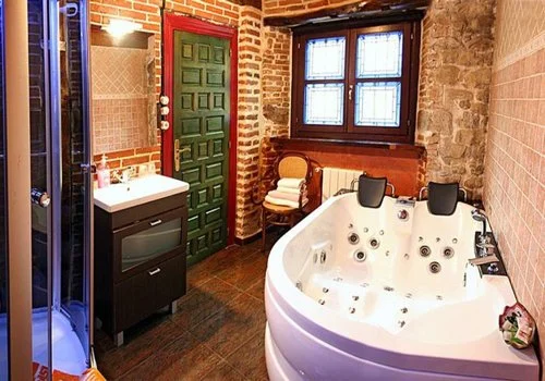 jacuzzi para San Valentin del Hotel Luna del Valle en Asturias