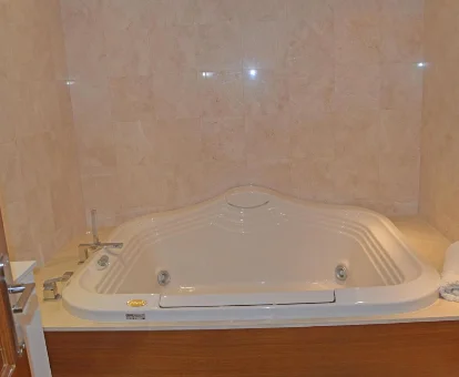 bañera de hidromasaje interior