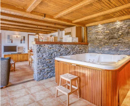 jacuzzi privado de la casa rural