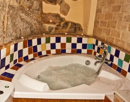 Jacuzzi privado de La Casa Mora en Jerica Jacuzzi en la habitación