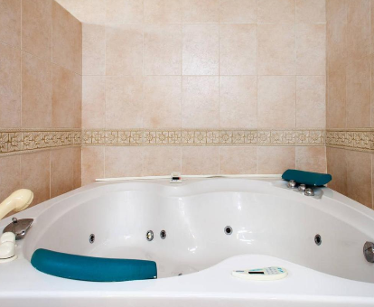 suite deluxe con jacuzzi privado Hotel La Alcayna