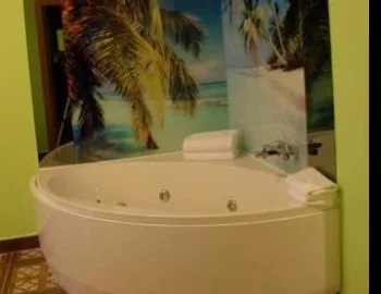 La Suite y su jacuzzi privado.